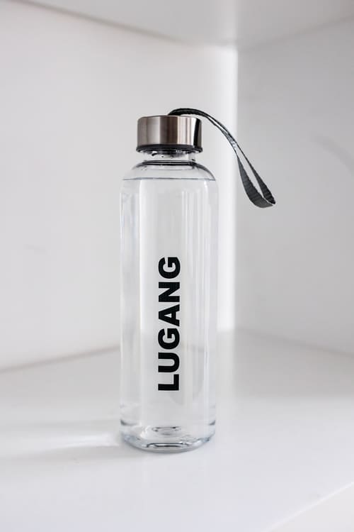 Бутылка с логотипом